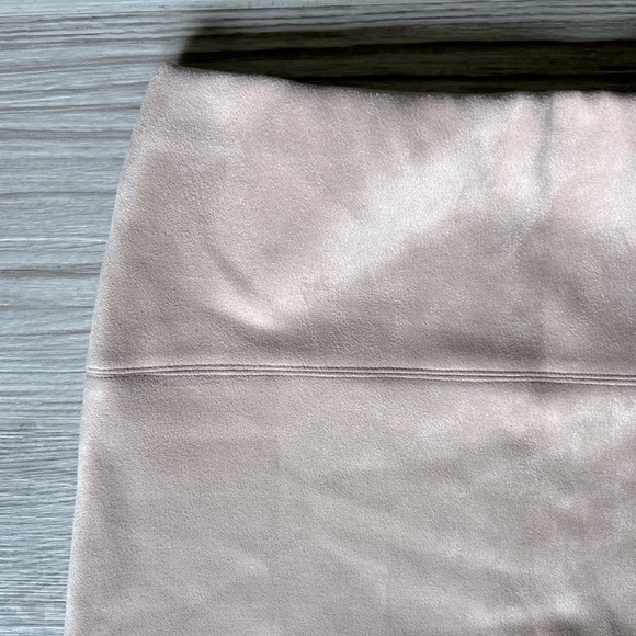 LF faux suede pink mini skirt size M NWT - Picture 7 of 12